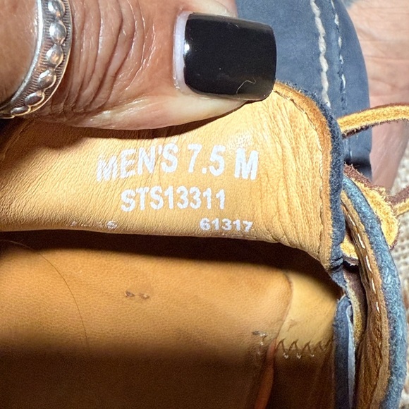 SPERRY Gold Cup™ Authentic Original Boat Shoe
Mens 7.5 Wmns 8.5-9 Navy EXCELLENT - Picture 6 of 7